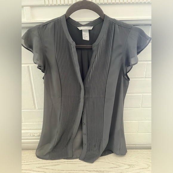 H&M gray flutter sleeve blouse, slim fit - Picture 1 of 2